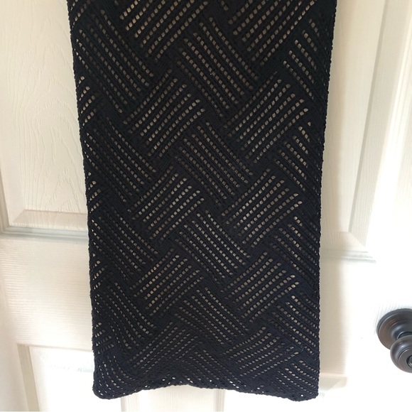 Bebe Women’s Black Open Knit Bodycon Herringbone Pattern Dress Nude Lining Sz S - Picture 4 of 9